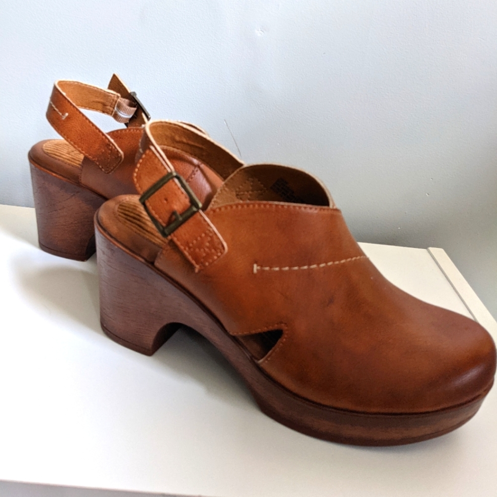 B.o.c. NEW clogs